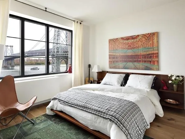 15 Dunham Pl, Brooklyn, NY