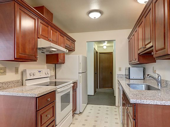 4th image of 12044 15th Ave NE #101