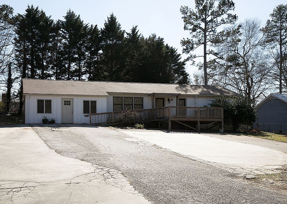 2nd image of 156 White Pine Rd