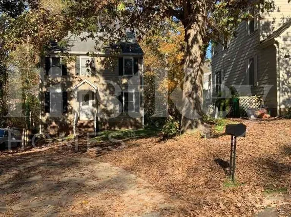 1395 Oakengate Dr, Stone Mountain, GA 30083
