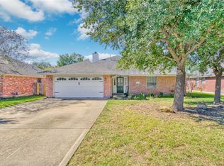4402 Winchester Dr, Bryan, TX 77802