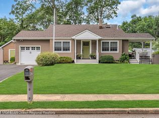 19 Germania Ct, Toms River, NJ