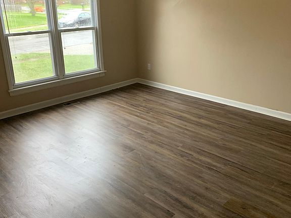 3rd image of 8648 Wilmette Ct #1