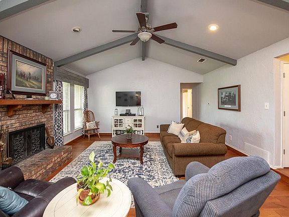 3rd image of 3905 Cedarwood Ct