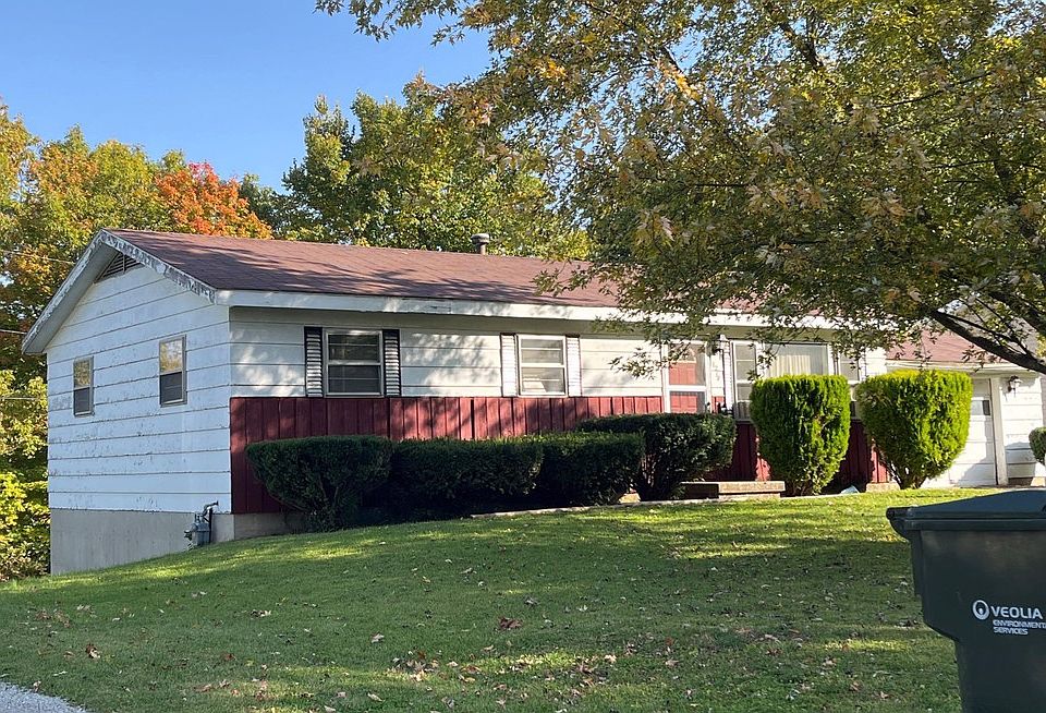 2nd image of 1218 W Ravina Ave