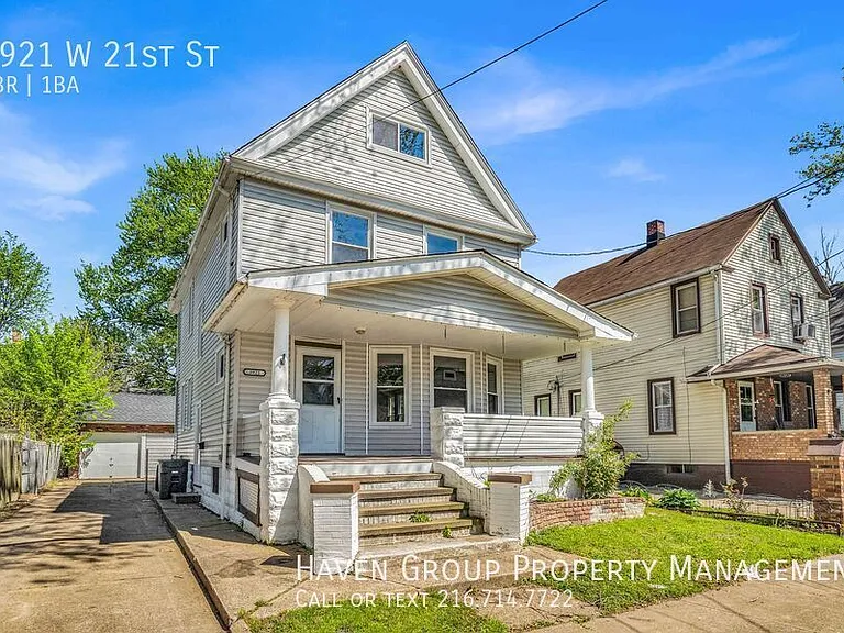 3921 W 21st St — Photo 2