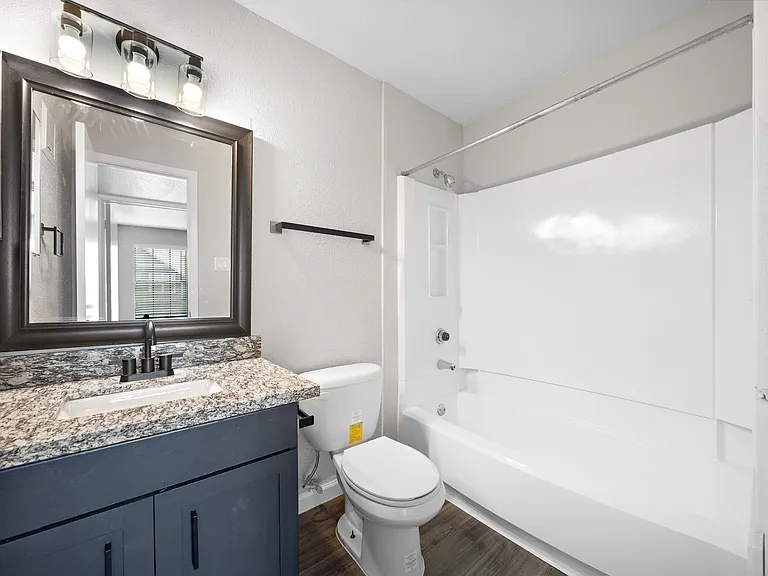 6Ten at Med Center Apartments — Photo 25