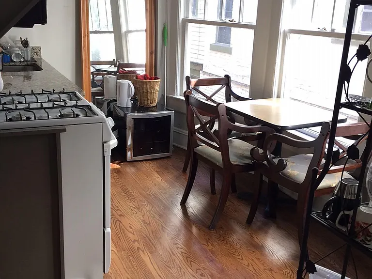 332 4th St NE #2 — Photo 7
