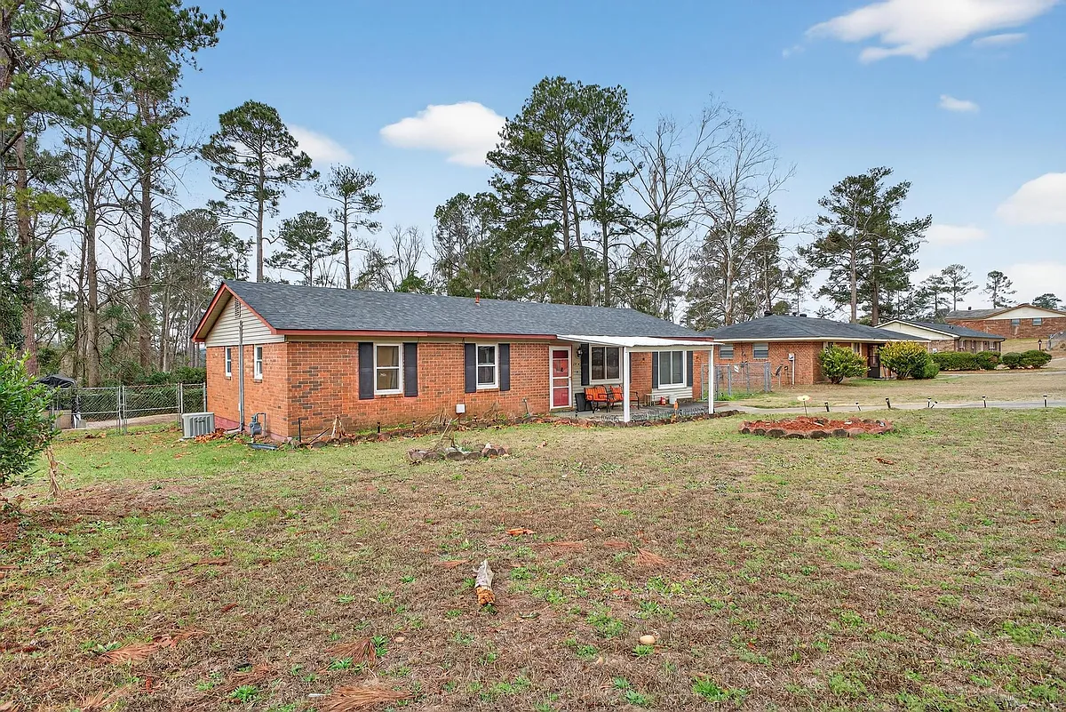 Building Photo - 2914 Cumberland Dr