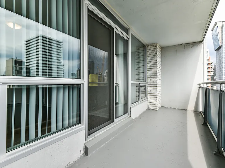 20 Prince Arthur Ave — Photo 19