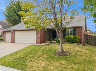 208 E 126th St S, Jenks, OK 74037
