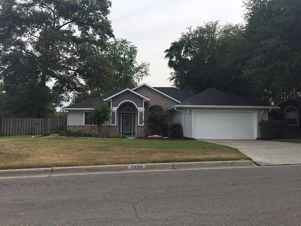 1st image of 1220 NW 117th Ter