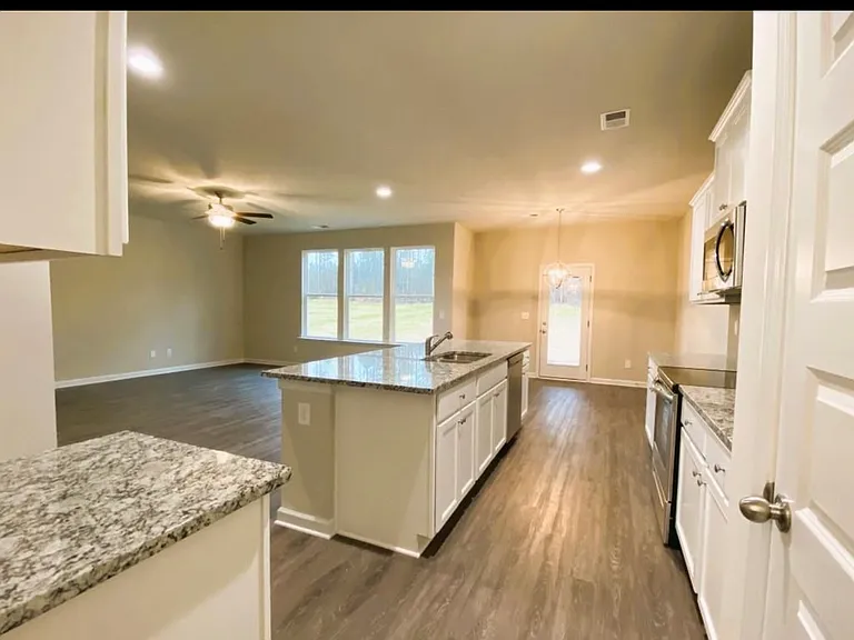 147 Jim Daws Rd — Photo 5