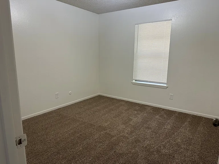 101 Willenberg St #8 — Photo 4