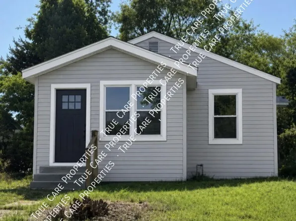 1837 Huey St, South Bend, IN 46628