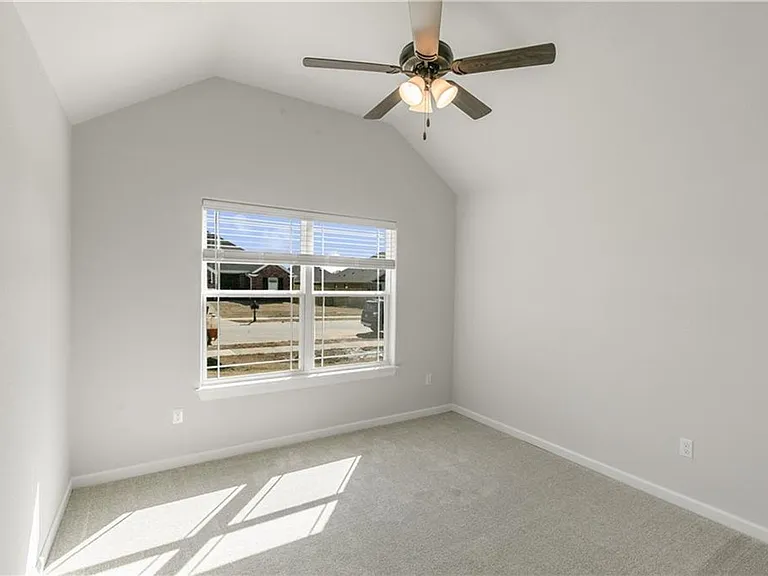 460 Willow Dr — Photo 18