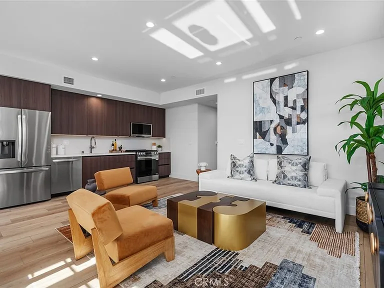 150 S Oak Knoll Ave #205 — Photo 4