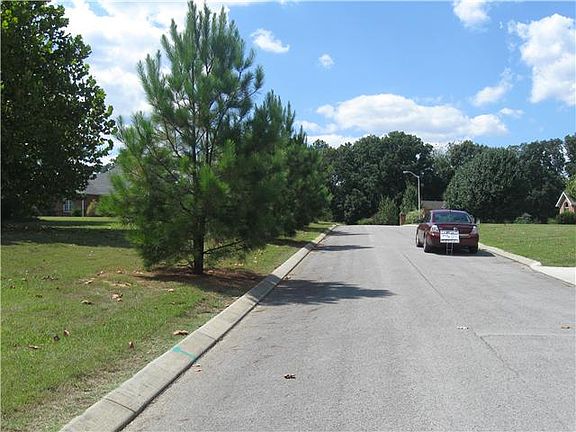 5th image of 32 Crimson Dr #32