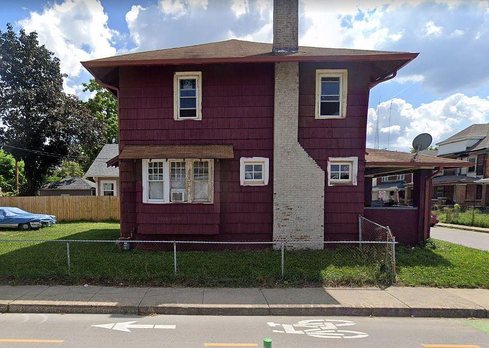 2nd image of 275 Hendricks Pl