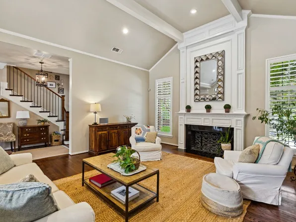 9221 Moss Haven Dr, Dallas, TX 75231