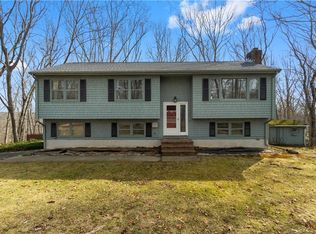 5 Old Oak Ln, Niantic, CT 06357