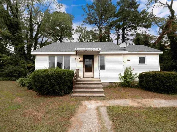 13 Bundick St, Onancock, VA 23417