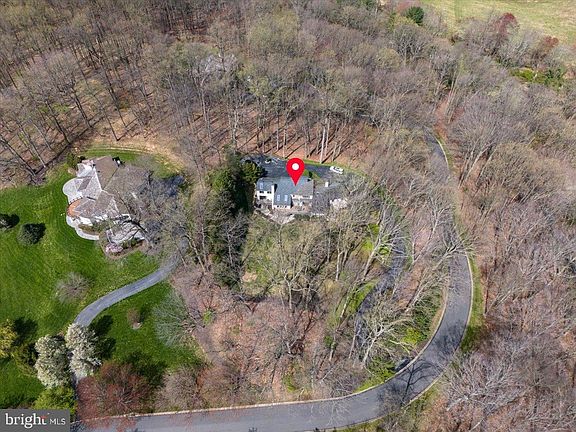 3rd image of 303 Pentland Dr