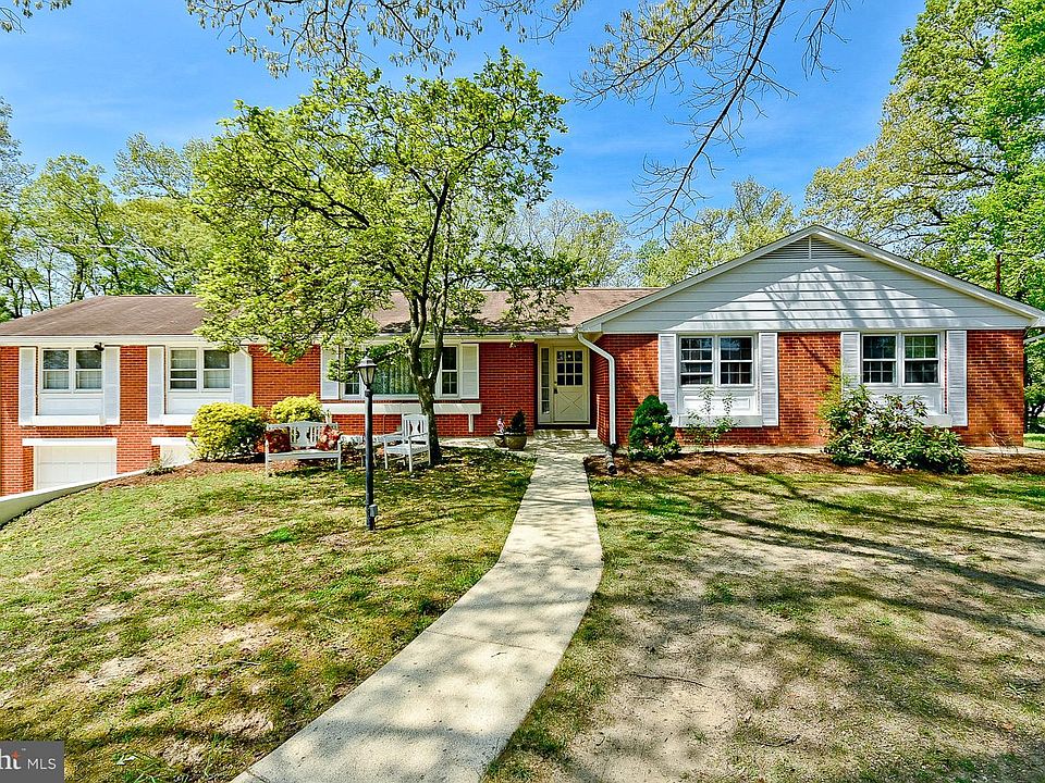 1st image of 11220 Oakwood Dr