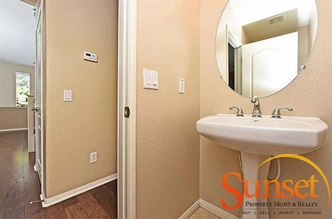 10423 Whitcomb Way #112 — Photo 10