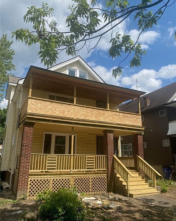 1st image of 3557 E 151st St