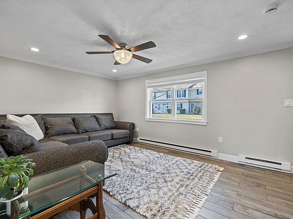 4th image of 144 Old Ferry Rd #L