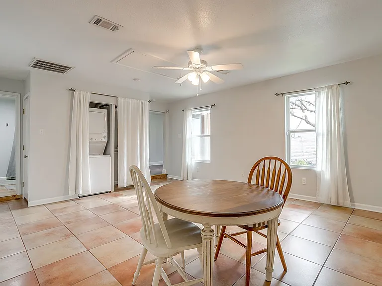 3256 Greene Ave — Photo 12