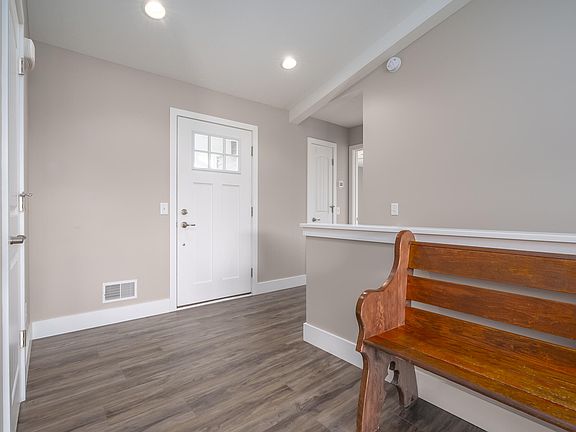 2nd image of 9136 Cottage Trl