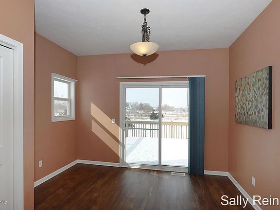 4th image of 9777 Hessler Crossing Ave NE