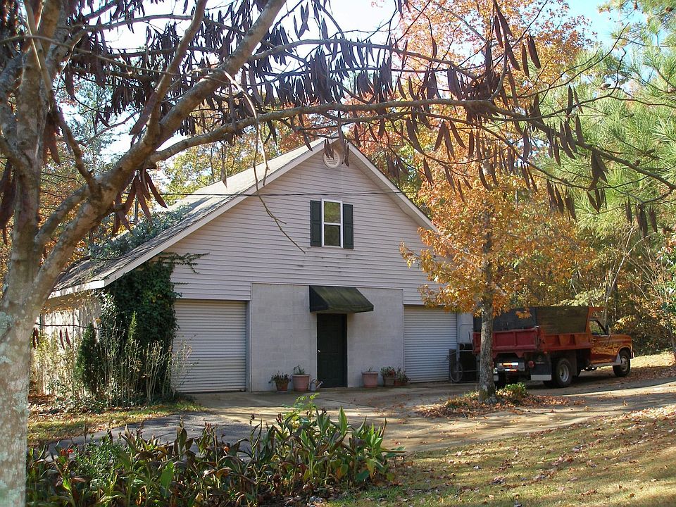 Garage w/ apartment