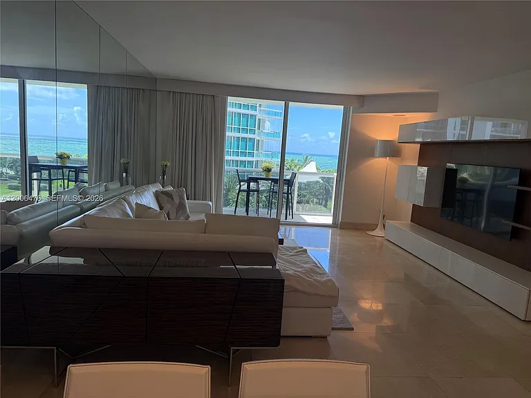 10275 Collins Ave #533 — Photo 34