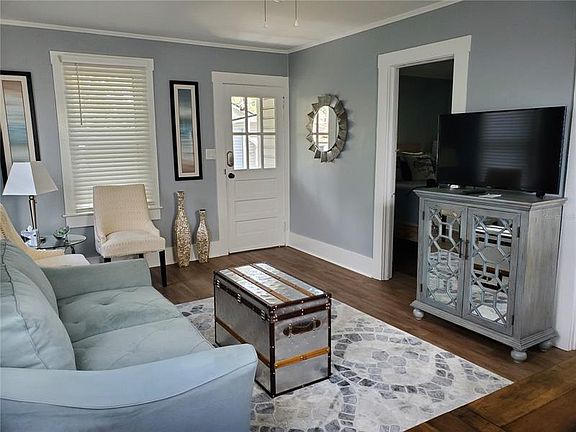 2nd image of 456 Wood St #1/2