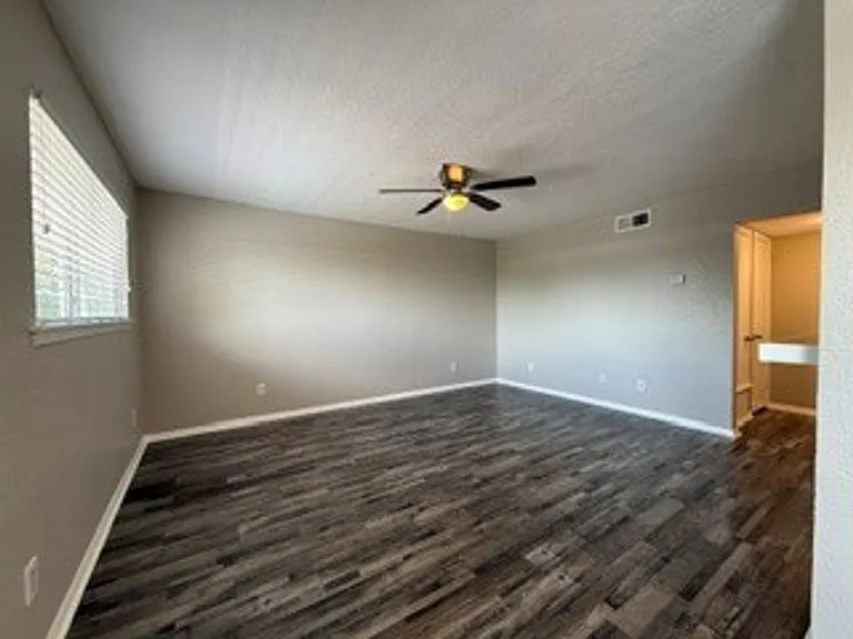 516 Gentleman Road — Photo 3