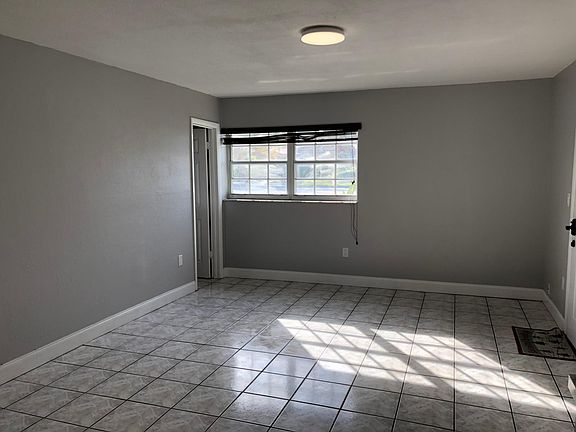 5th image of 6425 SW 107th Ave #B