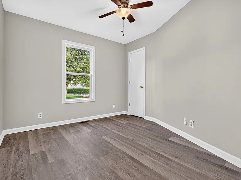 837 Princeton Cir — Photo 10