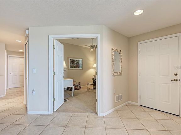 4th image of 4628 Club Dr Unit H101