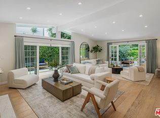 9875 Vidor Dr, Los Angeles, CA 90035