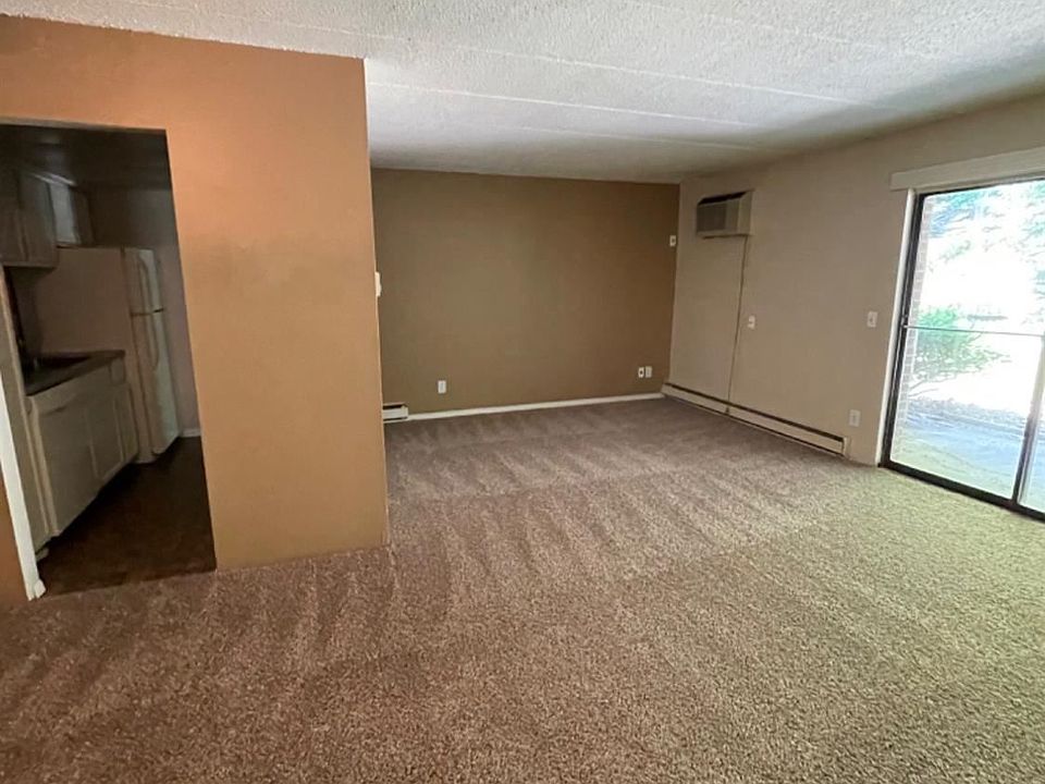 2nd image of 2587 Lafeuille Ave #21-21-21