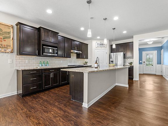 3rd image of 5370 Black Maple Dr