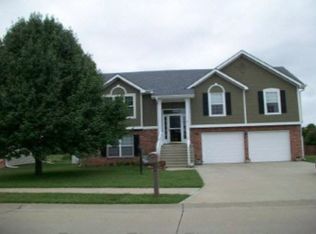 2513 Meadow Ridge Dr, Saint Joseph, MO 64504