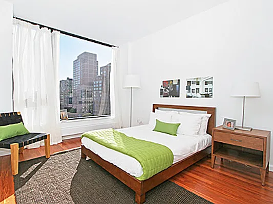 Sold by Sotheby's International Realty | media 11