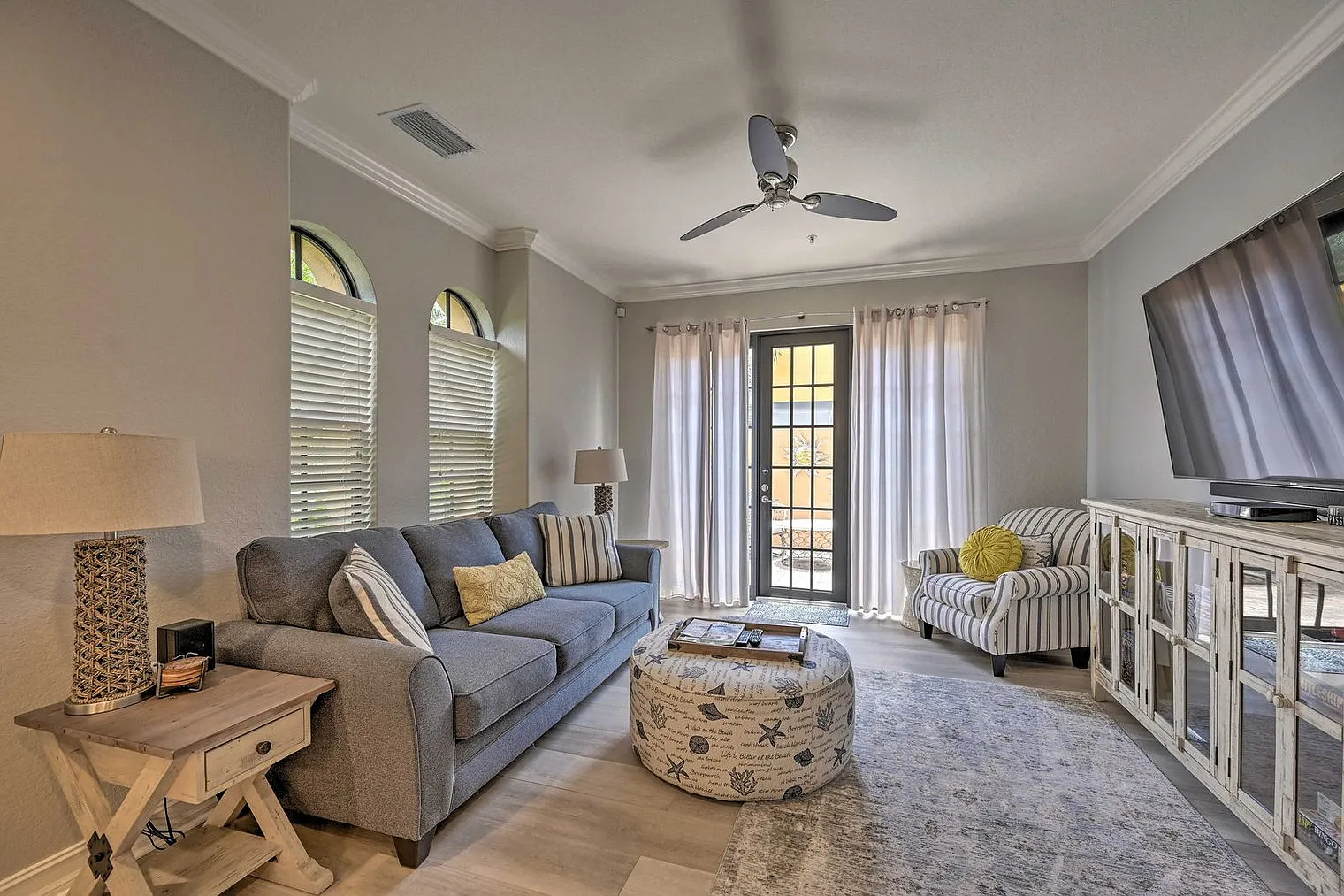 3 bed, 2.0 bath, 1765 sqft, $8,802 — Photo 2