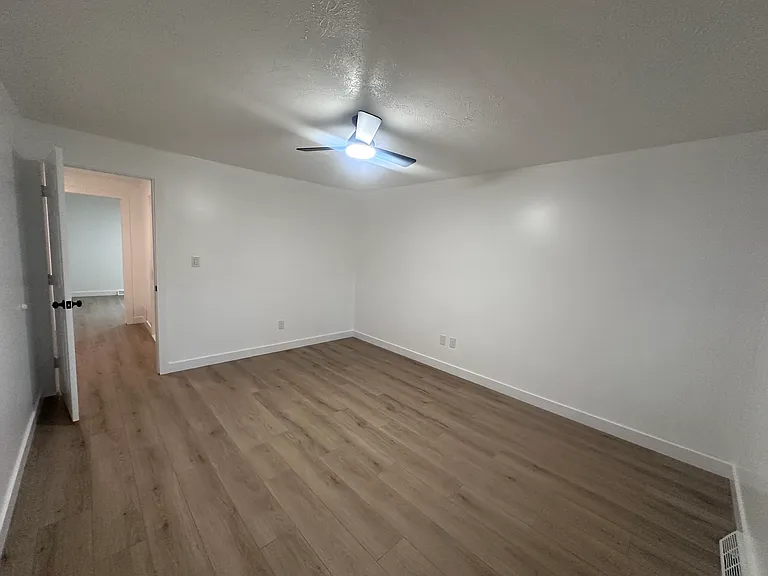 37324 Euclid Ave — Photo 16