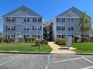 64 Dayton Ct #205, Hackettstown, NJ