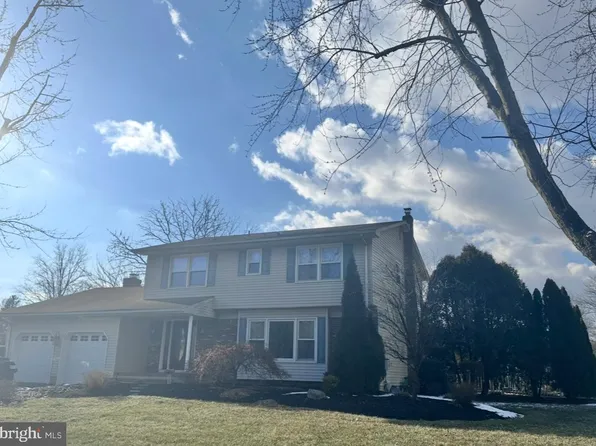 73 New Colony Dr, Hamilton, NJ 08619